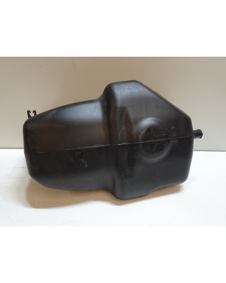 Piaggio NRG Power Pure Jet, bränsletank