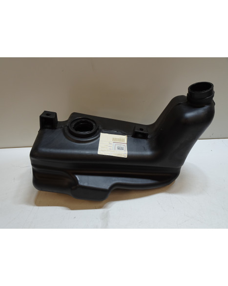 Piaggio NRG Power Pure Jet, bränsletank