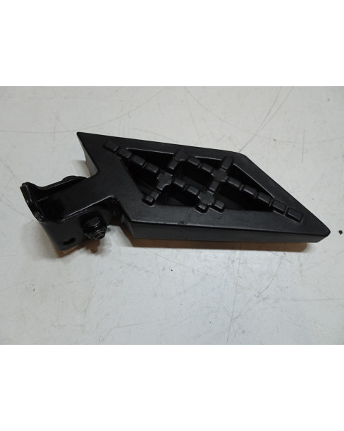 Peugeot Kisbee, passagerarfotpinne höger