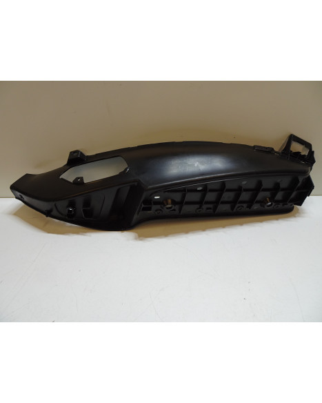 Piaggio MP3 125/250, fotplatta vänster