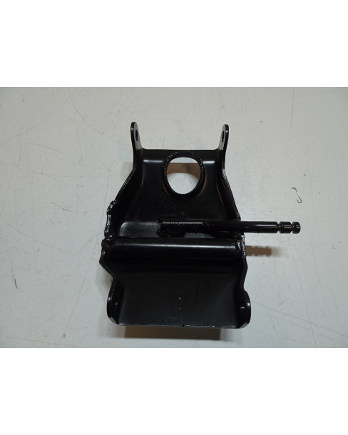 Vespa ET4, hållare centralstöd 2