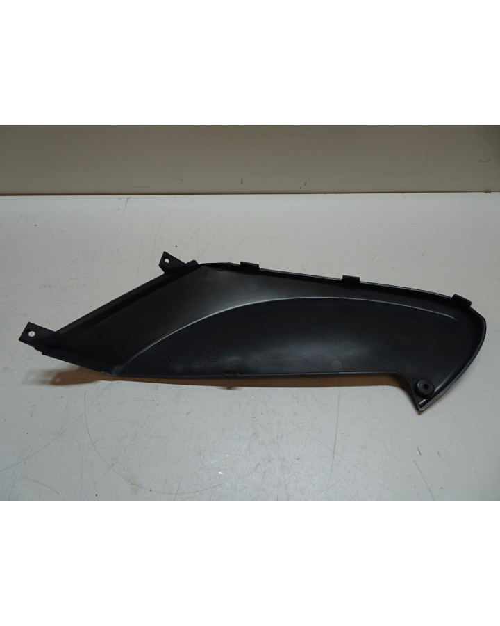 Piaggio Fly 50/125, bakre nedre sidokåpa höger