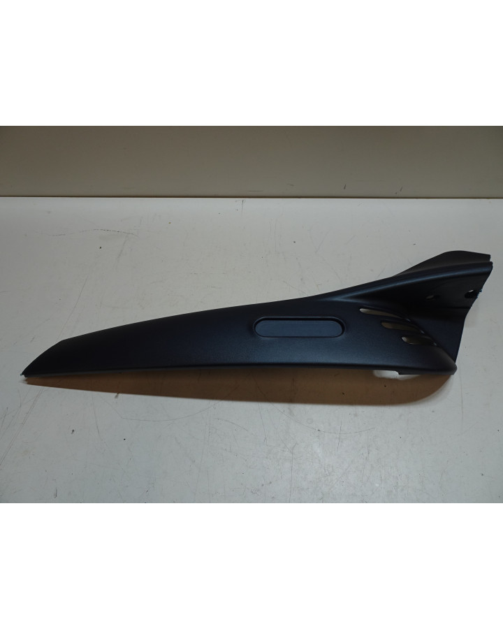 Vespa ET2, sidokåpa vänster