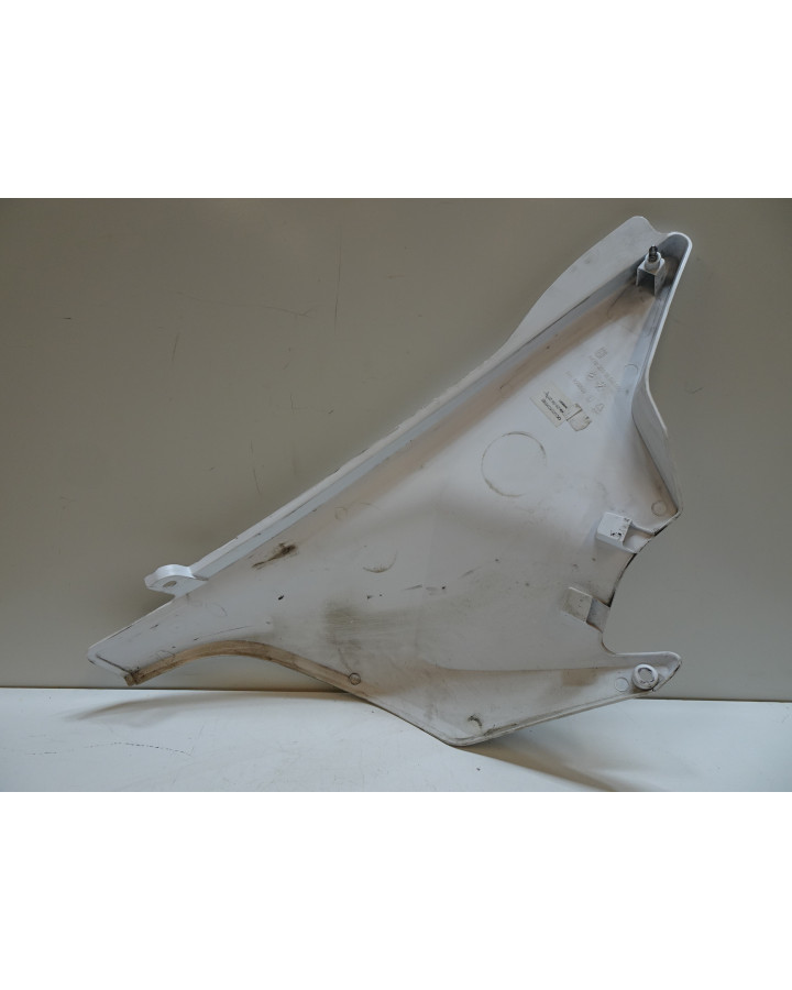 Husqvarna 701, bakre sidokåpa vänster