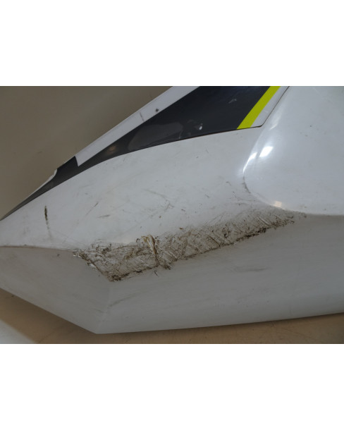 Husqvarna 701, bakre sidokåpa höger 2