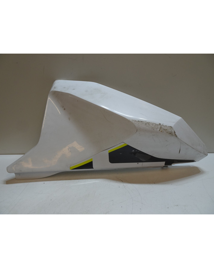 Husqvarna 701, bakre sidokåpa höger