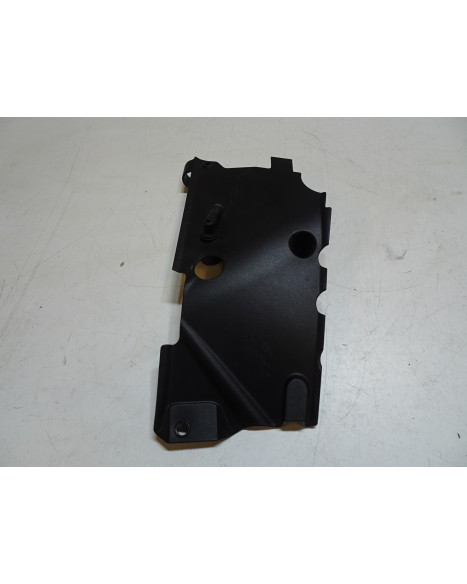 Husqvarna 701, plastdetalj vänster