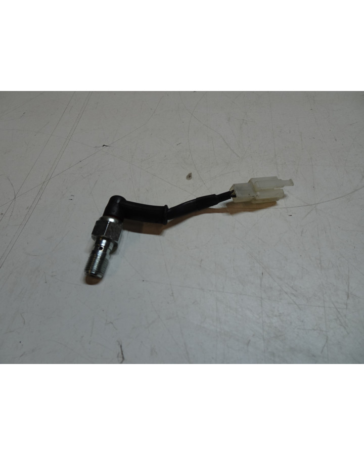 Husqvarna 701, bromsljuskontakt bak