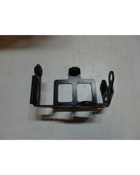 Husqvarna 701, fäste ABS