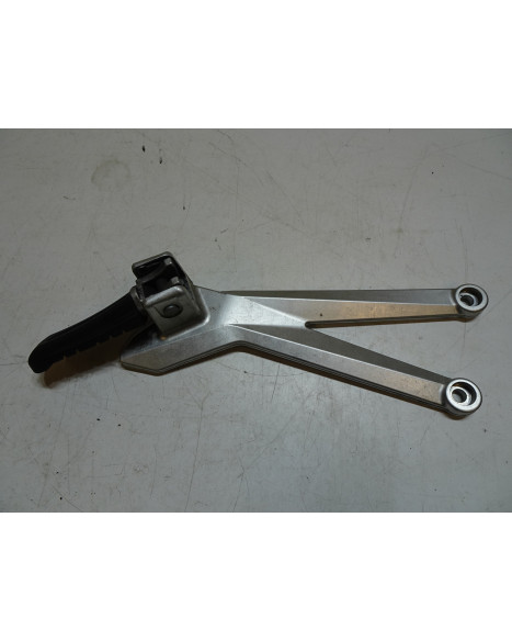 Husqvarna 701, passagerarfotpinne vänster komplett