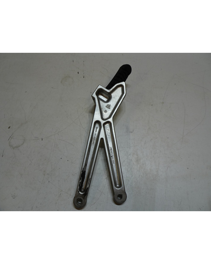 Husqvarna 701, passagerarfotpinne vänster komplett