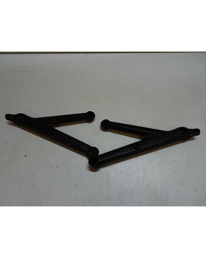 Husqvarna 701, motorfäste höger+vänster