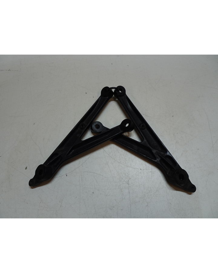 Husqvarna 701, motorfäste höger+vänster