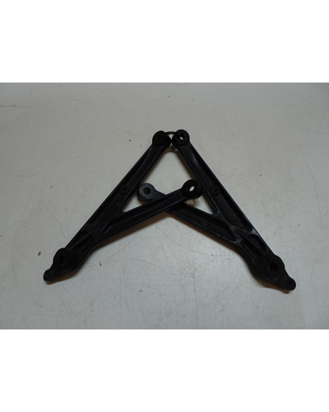 Husqvarna 701, motorfäste höger+vänster