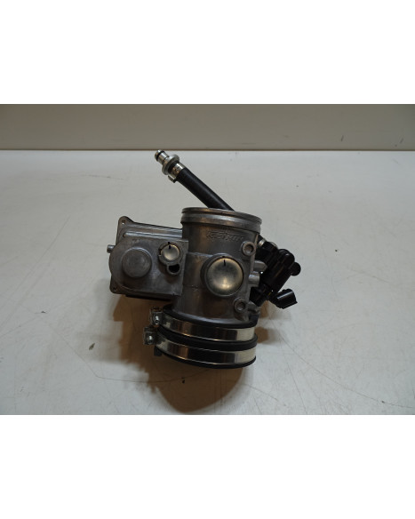 Husqvarna 701, gasspjäll/insprut