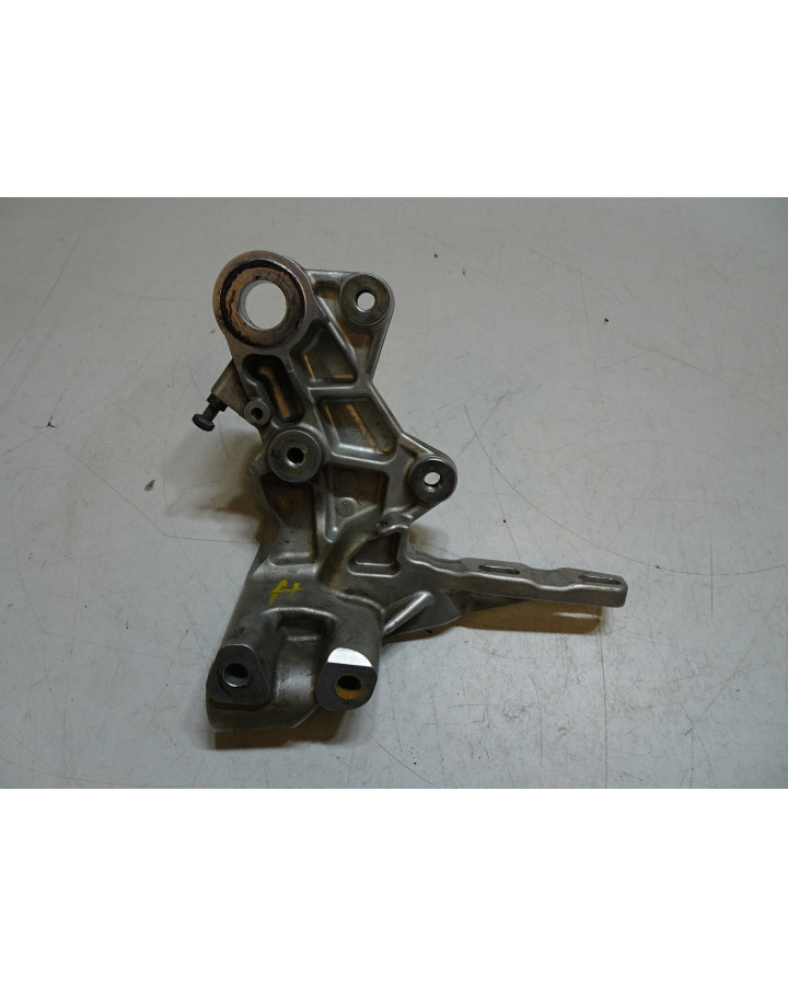 Husqvarna 701, fotstöd höger