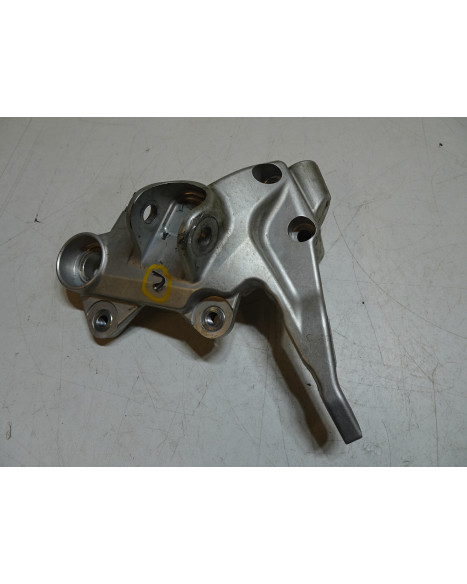 Husqvarna 701, fotstöd höger