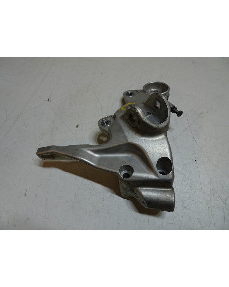 Husqvarna 701, fotstöd höger