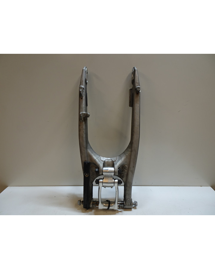 Husqvarna 701, sving