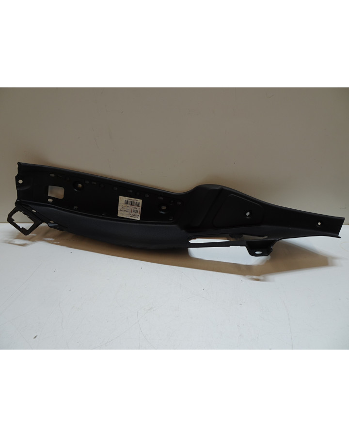 Piaggio MP3 125/250, fotplatta höger