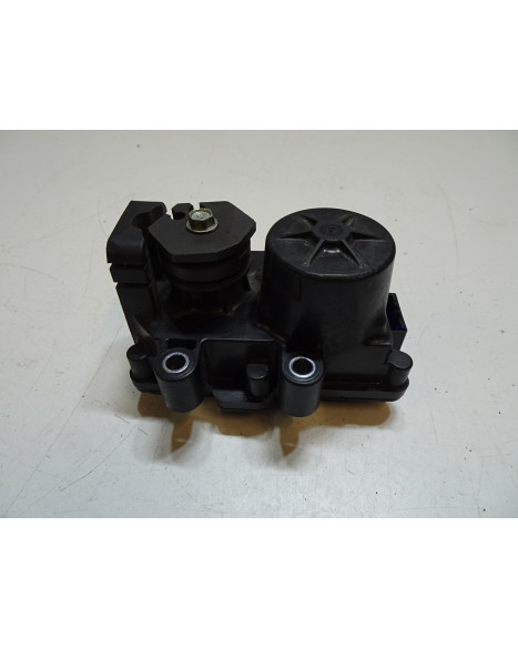 Ducati Panigale V4, avgasservo