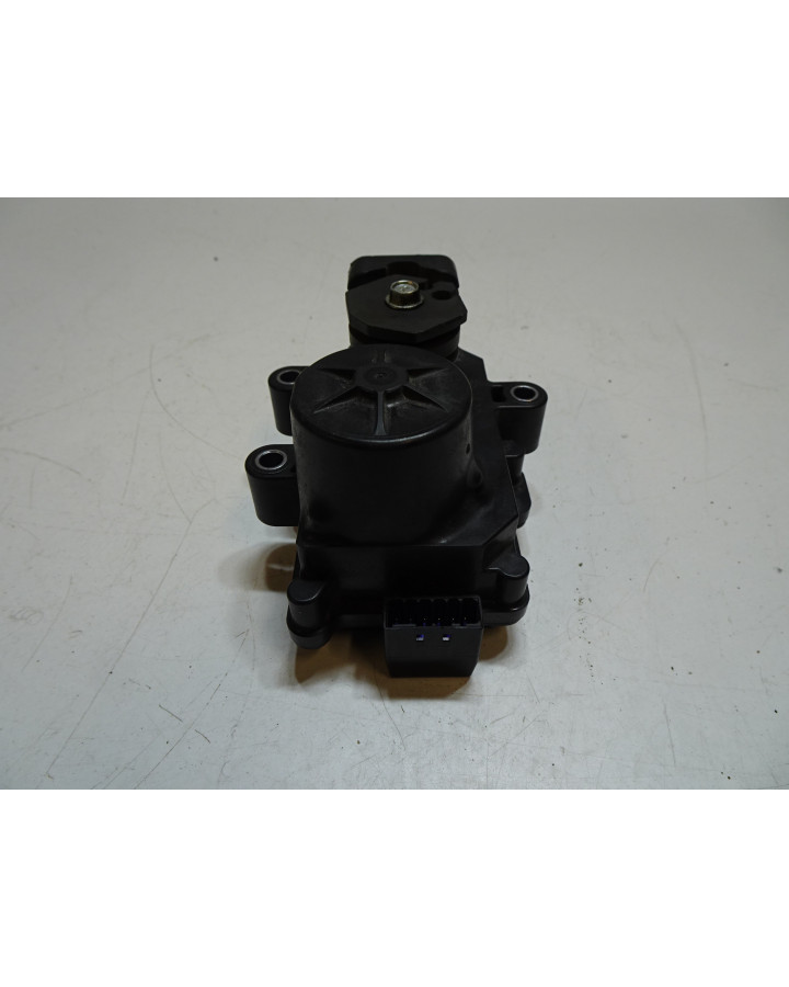 Ducati Panigale V4, avgasservo