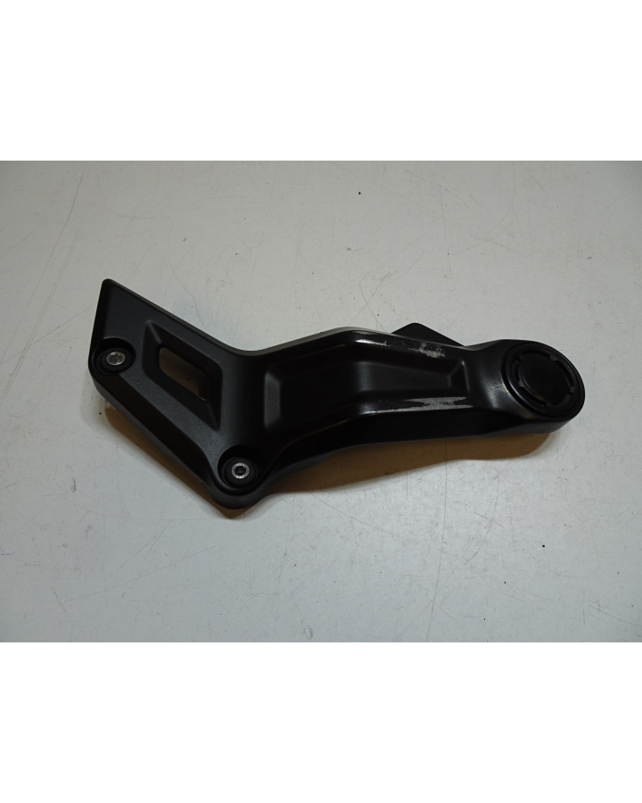 Yamaha MT-07, skyddskåpa ram höger