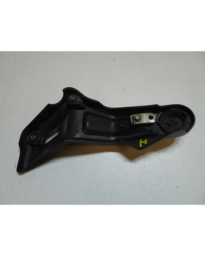 Yamaha MT-07, skyddskåpa ram höger