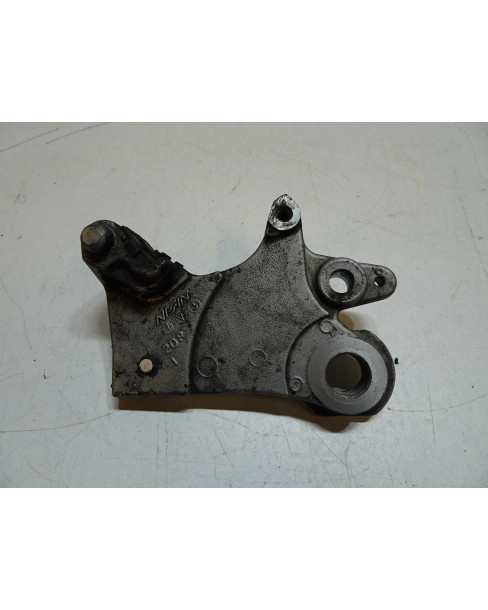 Yamaha MT-07, bromsokshållare bak 2