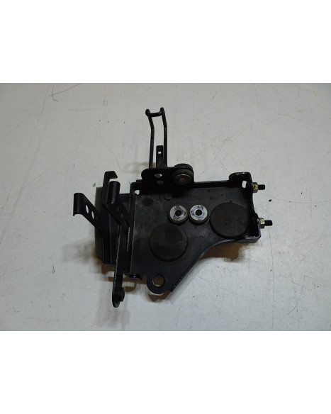 Yamaha MT-07, fäste ABS/ECU