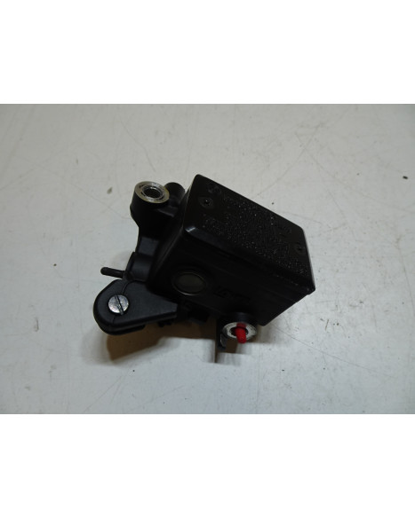 Yamaha MT-07, bromscylinder fram