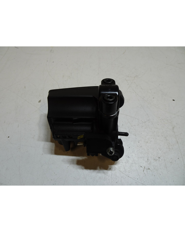 Yamaha MT-07, bromscylinder fram