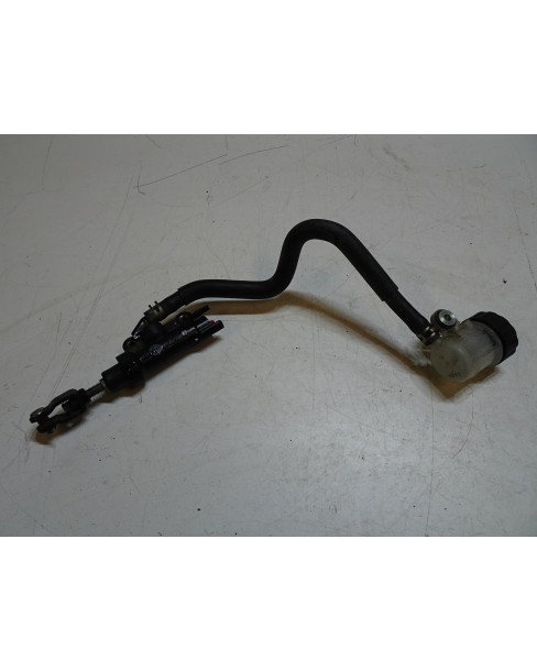 Yamaha MT-07, bromscylinder bak 2