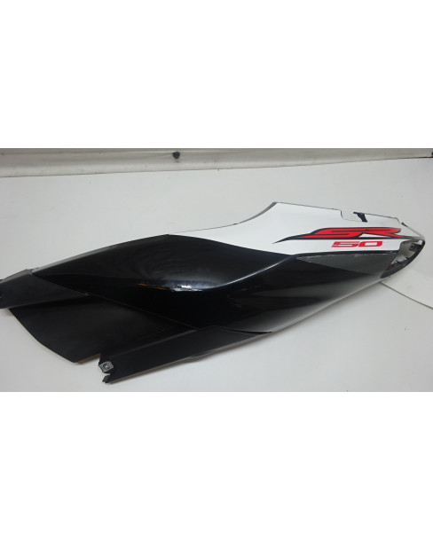 Aprilia SR50, bakre sidokåpa vänster