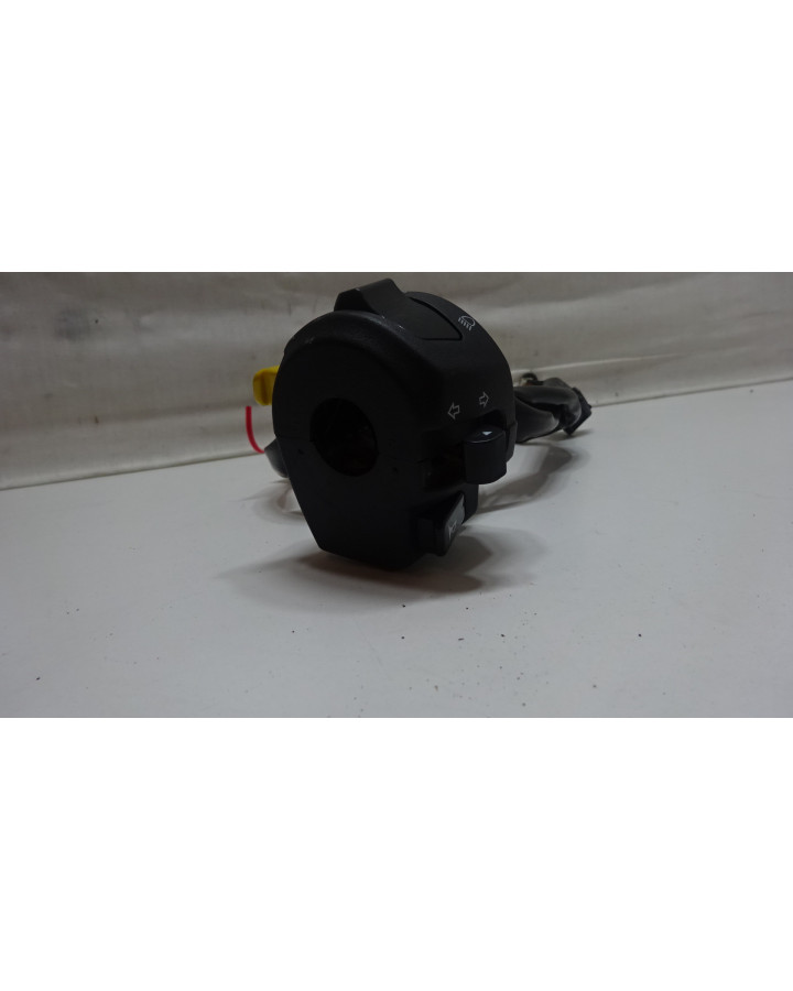 Aprilia SR50, omkopplare vänster