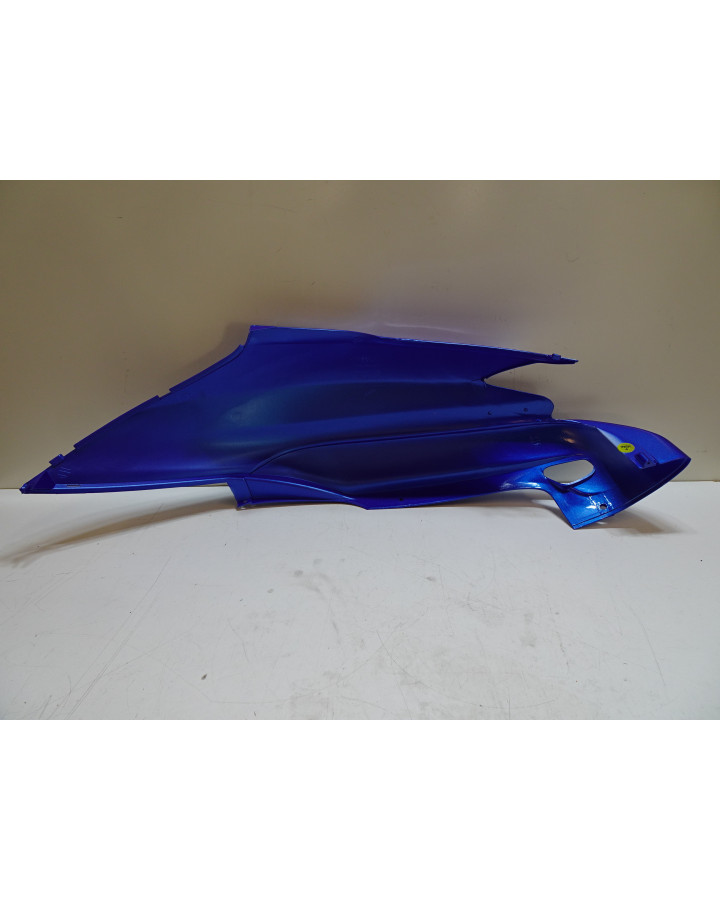 Piaggio Diesis, bakre sidokåpa vänster