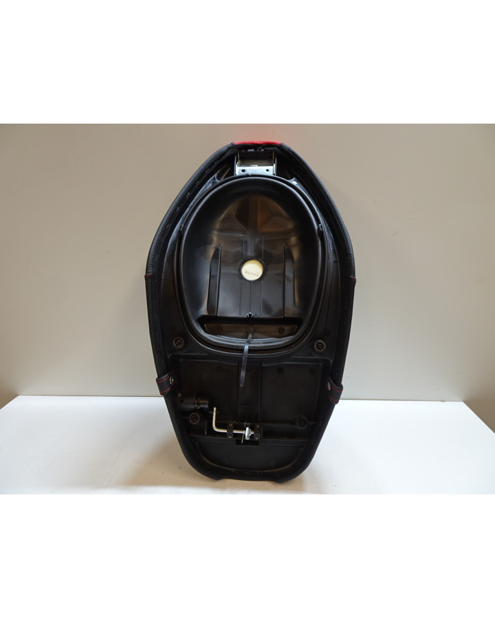 Gilera Stalker, sadel