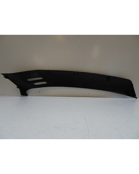 Vespa GT 125/200, sidokåpa höger 2