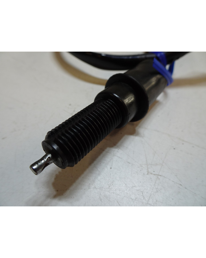 Kawasaki Ninja 650/Z650, bromsljuskontakt bak