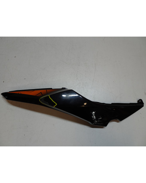 Kawasaki Ninja 650/Z650, bakre sidokåpa höger