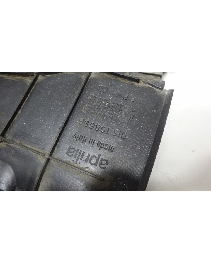 Aprilia SR50, inre stänkskärm