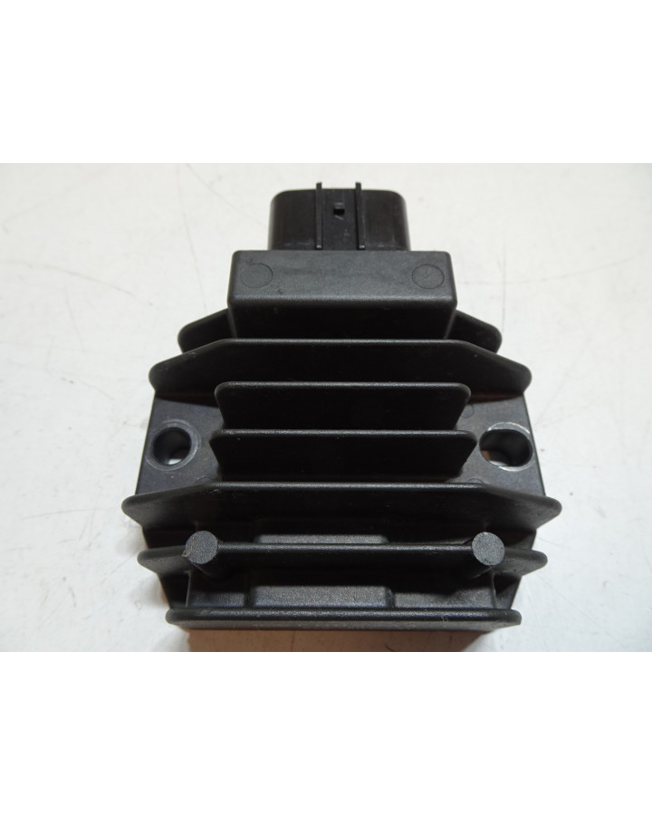 KTM 1290 Super Duke R, voltregulator