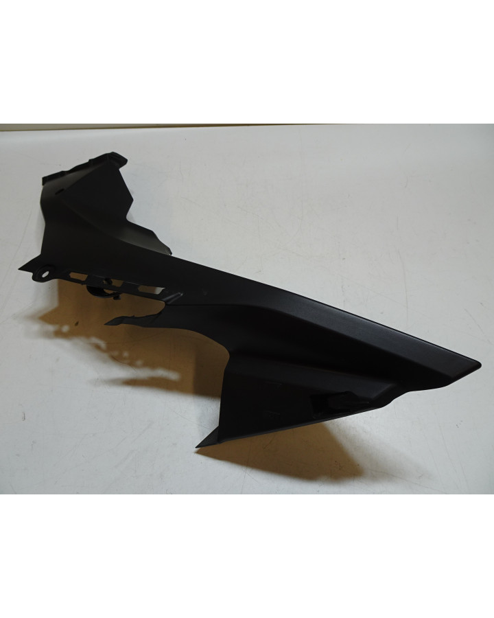 KTM 1290 Super Duke R, inre sidokåpa höger fram