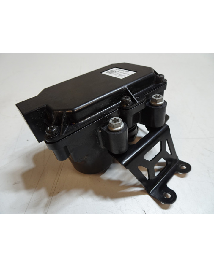 KTM 1290 Super Duke R, avgasservo