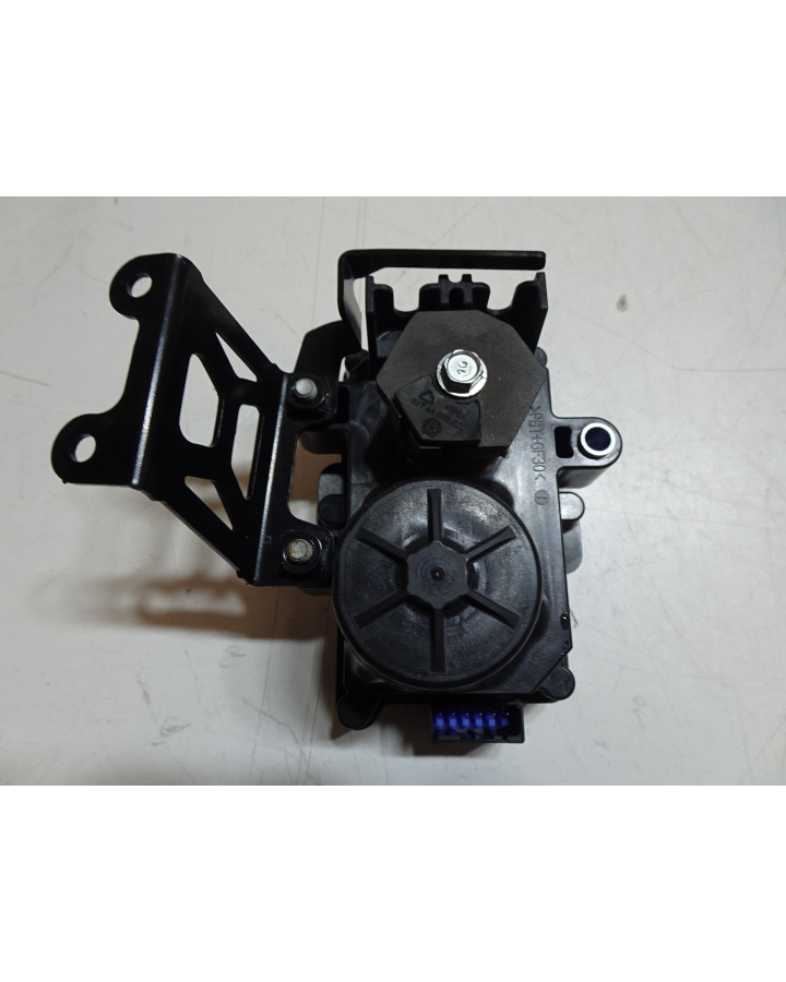 KTM 1290 Super Duke R, avgasservo