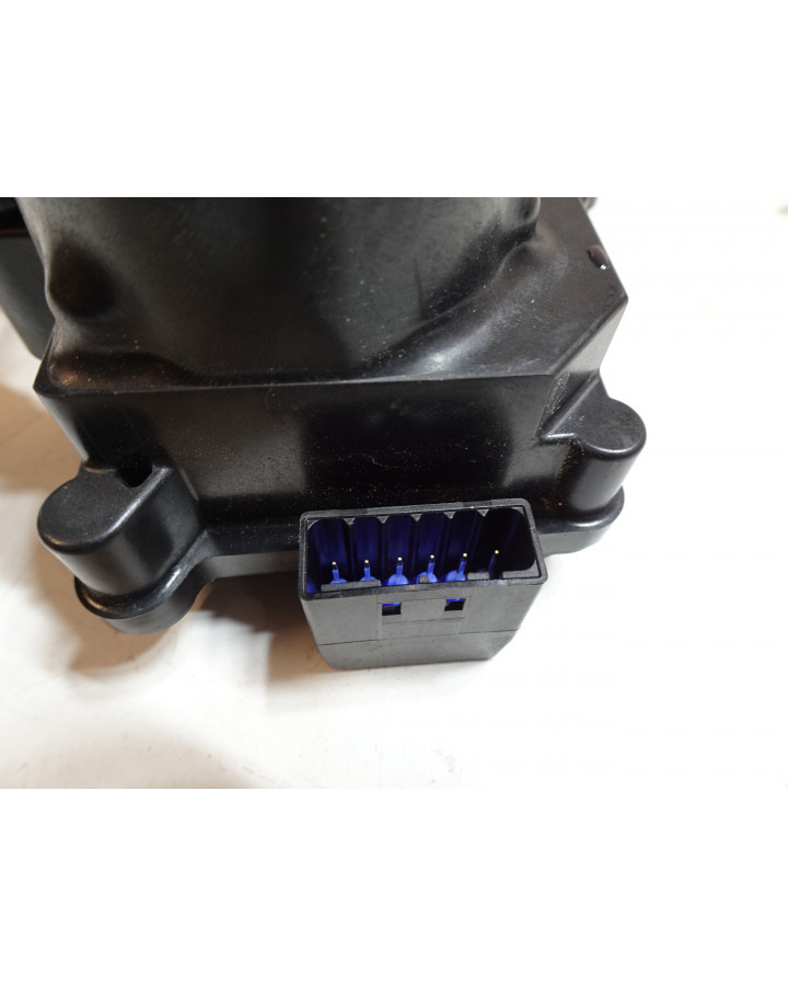 KTM 1290 Super Duke R, avgasservo