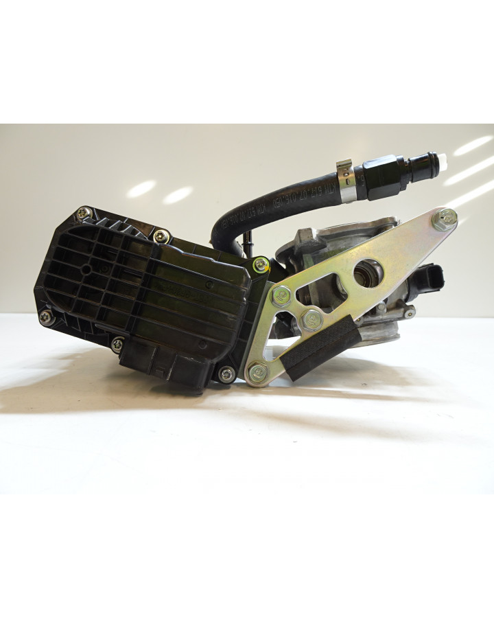 KTM 1290 Super Duke R, gasspjäll/insprut