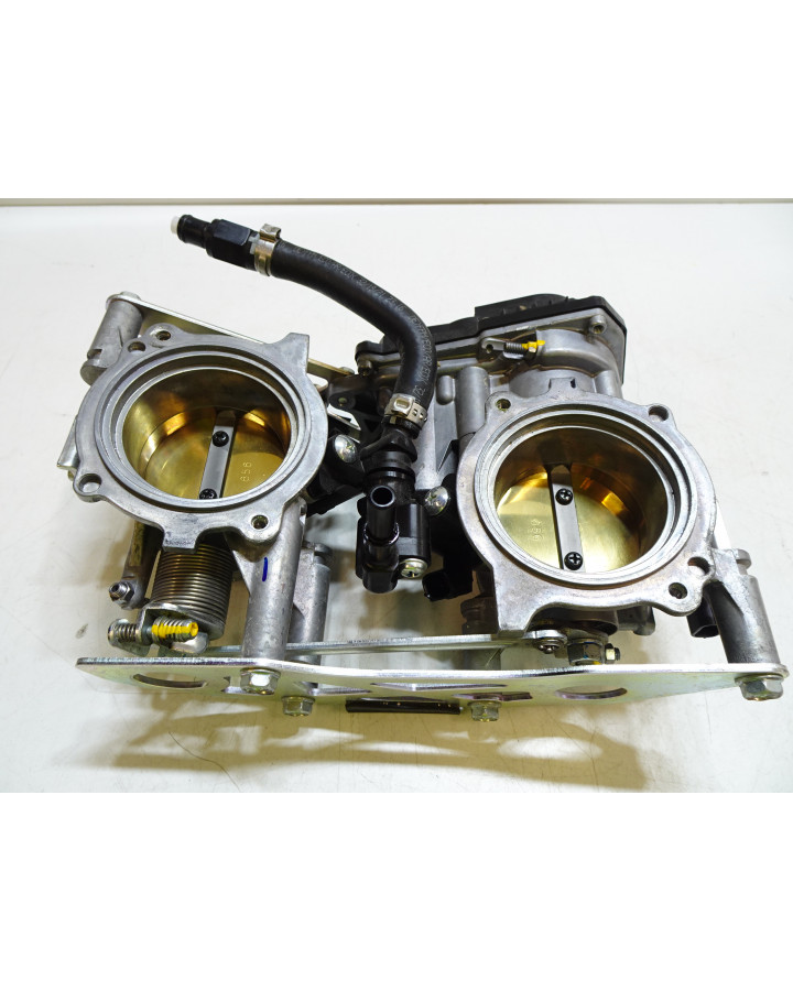 KTM 1290 Super Duke R, gasspjäll/insprut