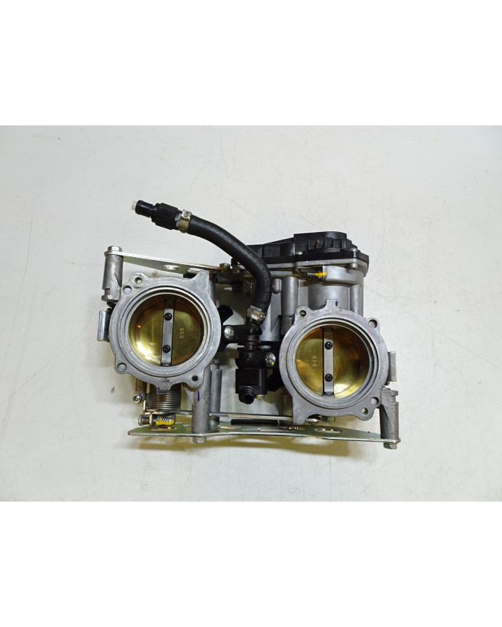 KTM 1290 Super Duke R, gasspjäll/insprut