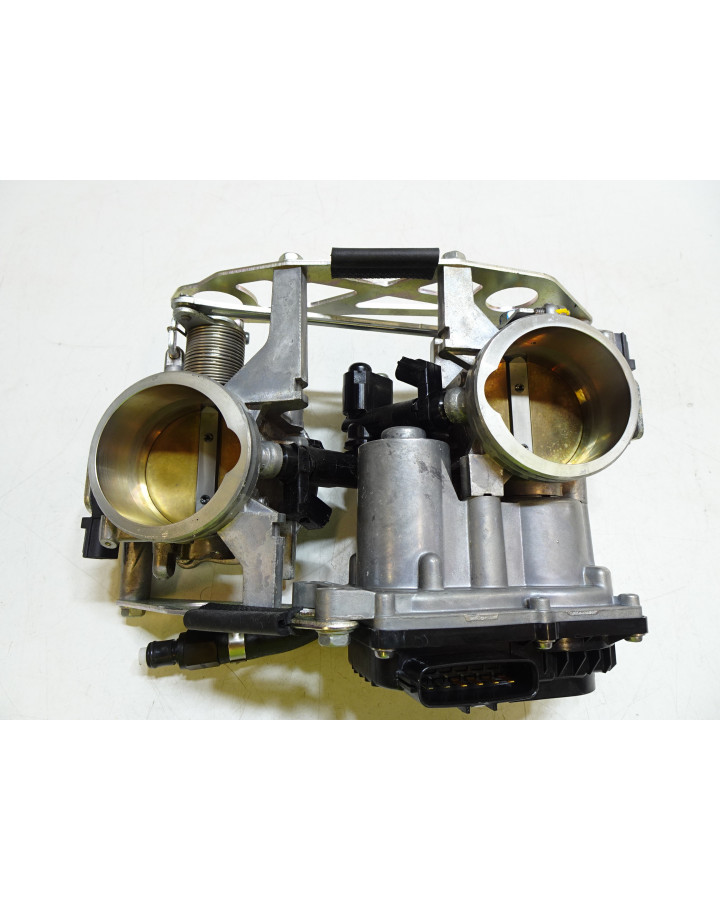 KTM 1290 Super Duke R, gasspjäll/insprut